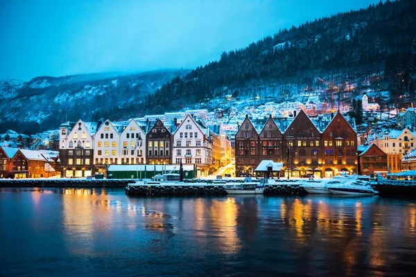 Natt syn på Brygge, Norge — Stockfoto