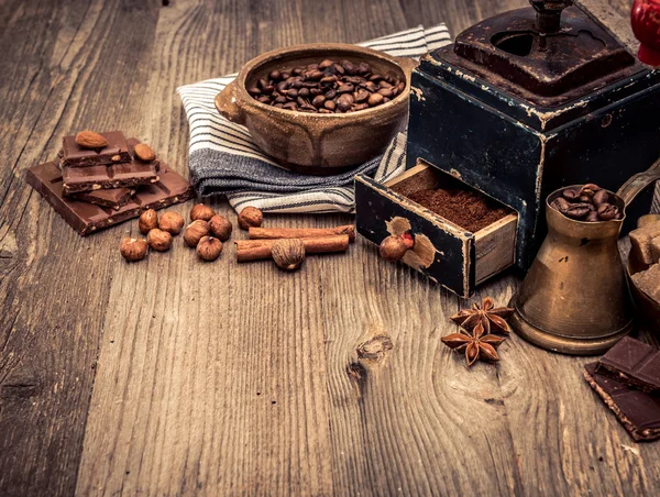 Coffee beans and chocolate — Stock Photo, Image