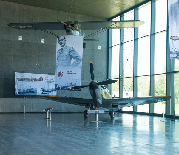 POLONIA - JUL, 2015: Plano de exposición en el Museo de la aviación. Cracovia —  Fotos de Stock