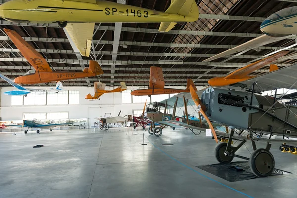POLONIA - JUL, 2015: Plano de exposición en el Museo de la aviación. Cracovia — Foto de Stock