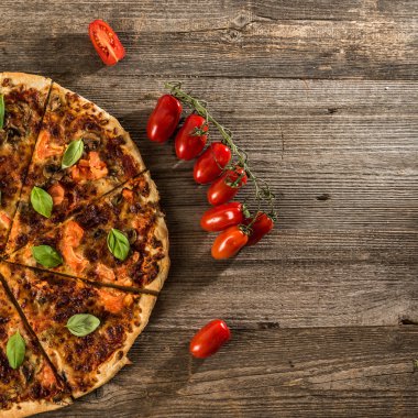 Mantarlı vejetaryen pizza.