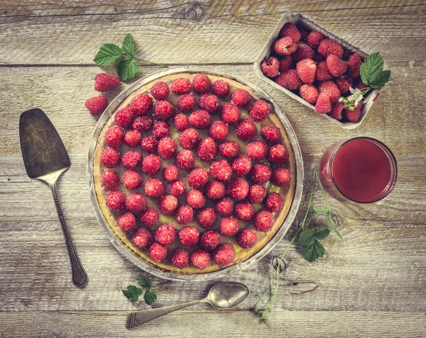 Tart with raspberries — Stock Photo, Image