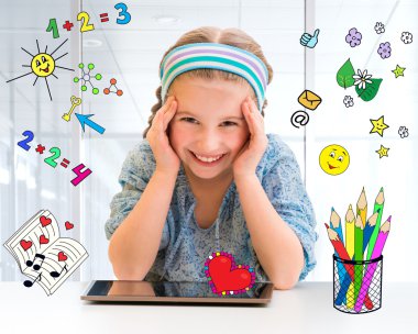 küçük kız ve onun sihirli tablet