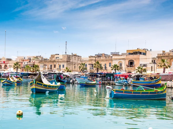 Marsaxlokk 항구에 보트 — 스톡 사진