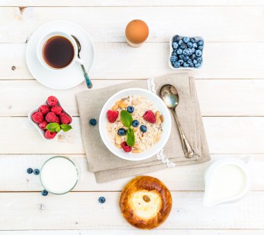 sağlıklı fitness kahvaltı ile müsli