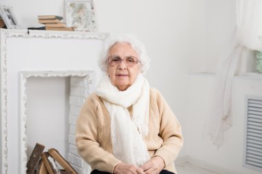 yaşlı kadın portresi