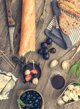 Farklı peynir türleri.