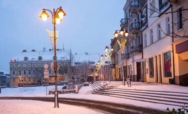 Kış boyunca Avrupa 'da Akşam Sokağında