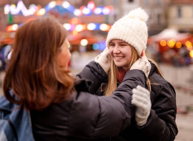 Anne ve Kız Noel Fuarında