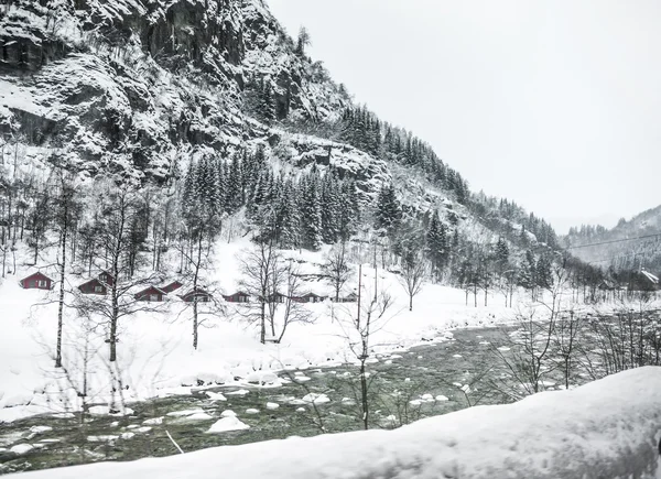 Casa in montagna in inverno — Foto Stock