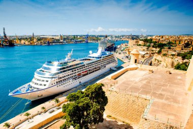 Valletta Malta 'daki Sahil Kıyısında Gemi Çapalaması