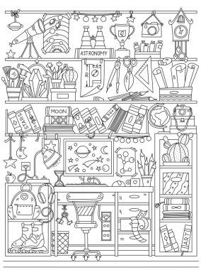 Gençlik odasının çalışma masası ve rafları var. Çalışmak ve dinlenmek için bir sürü şey ve yetişkin boyama sayfası.