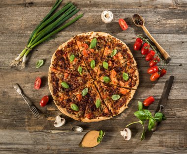 Mantarlı vejetaryen pizza.