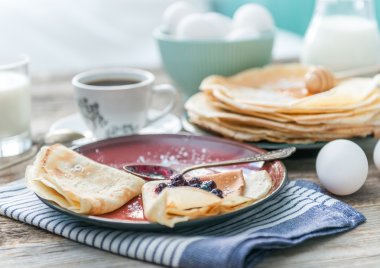 Rus puncakes ve malzemeler