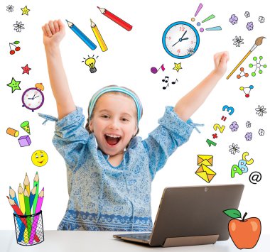 Küçük kız ve onun tablet