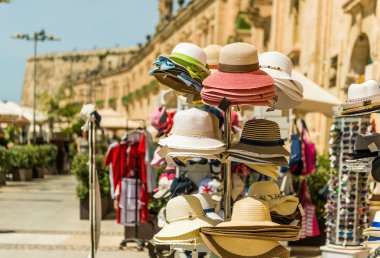 Valletta içinde Hediyelik eşya standları