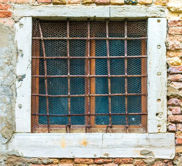 Strada storica con vecchi edifici — Foto Stock