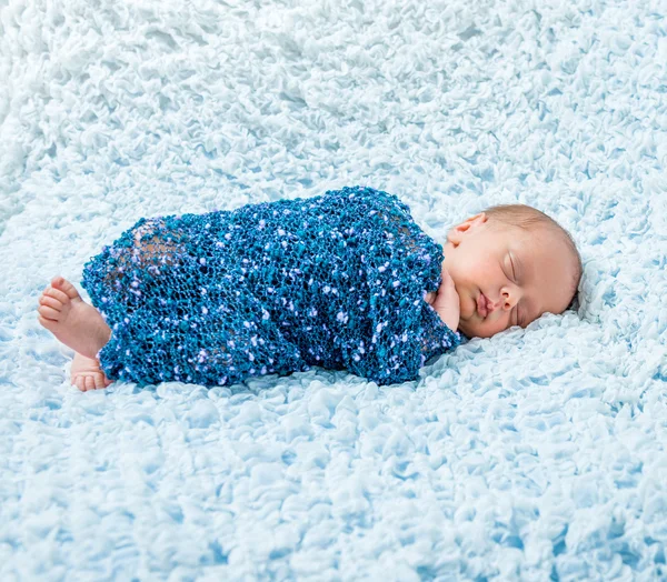 Niño recién nacido dormido —  Fotos de Stock