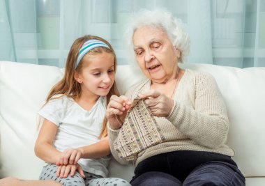 Büyükanne ile oyalamak öğrenme ganddaughter