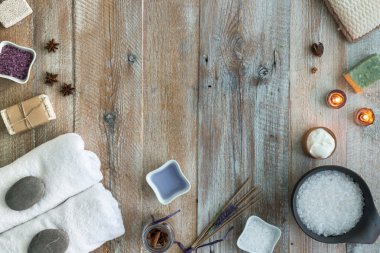 Tahta masadaki spa tedavisinin bileşimi