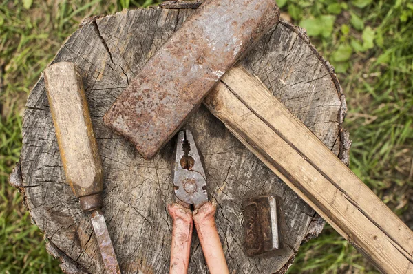 Old rusty tools on the deck — Stock Photo, Image