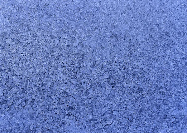 冬のガラスの上の天然氷パターン — ストック写真