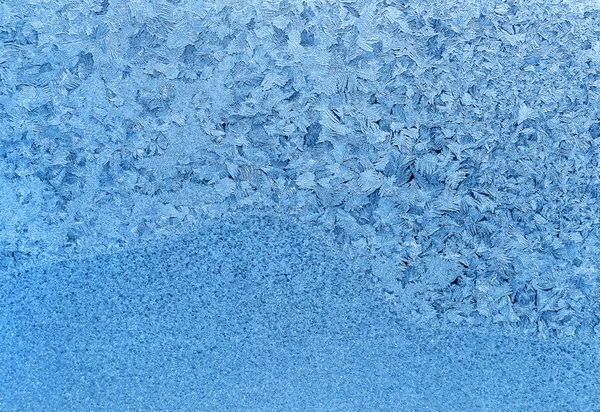 Modèle de glace naturelle sur verre d'hiver — Photo