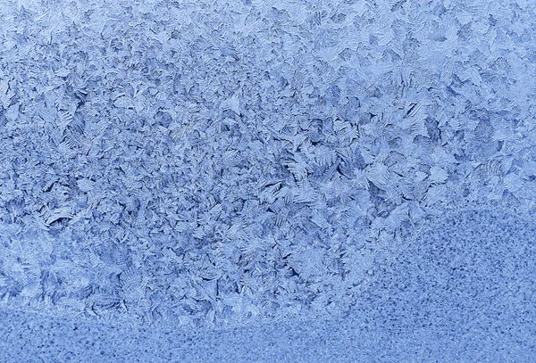 Modèle de glace naturelle sur verre d'hiver — Photo