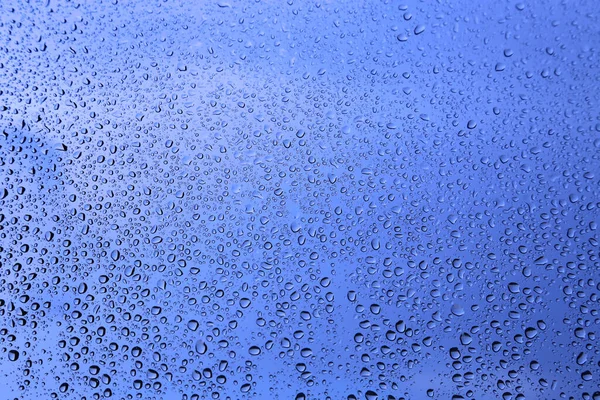 Wassertropfen Auf Fensterglas Natürliche Blaue Textur — Stockfoto