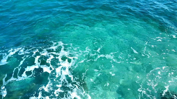 透明な海の水の背景 — ストック写真
