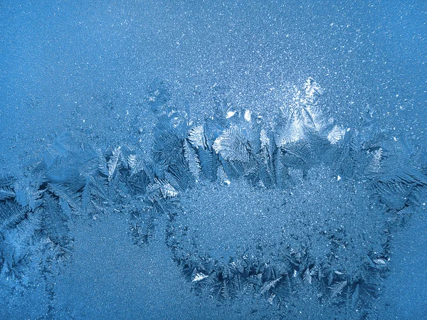 Modello di ghiaccio su vetro invernale — Foto Stock