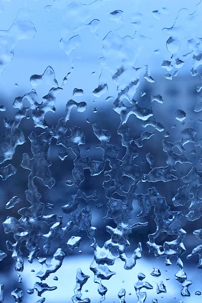 Gouttes d'eau congelées sur le verre d'hiver — Photo