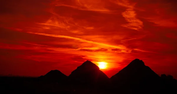 Sonnenuntergang auf Pyramiden — Stockfoto