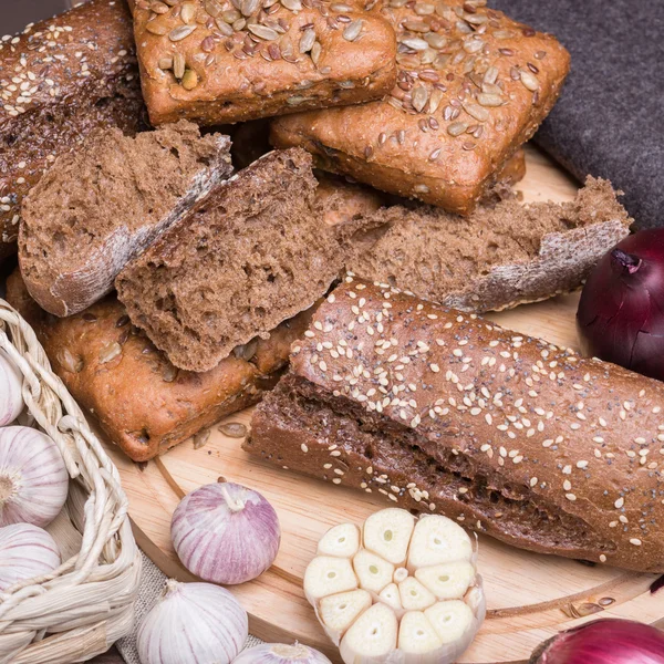 Pão e alho — Fotografia de Stock