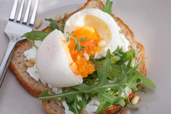 Smörgås med ägg — Stockfoto