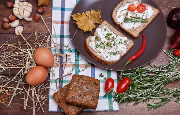 Kanapka z serem miękkim — Zdjęcie stockowe