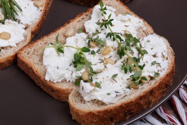 yumuşak peynir sandviç