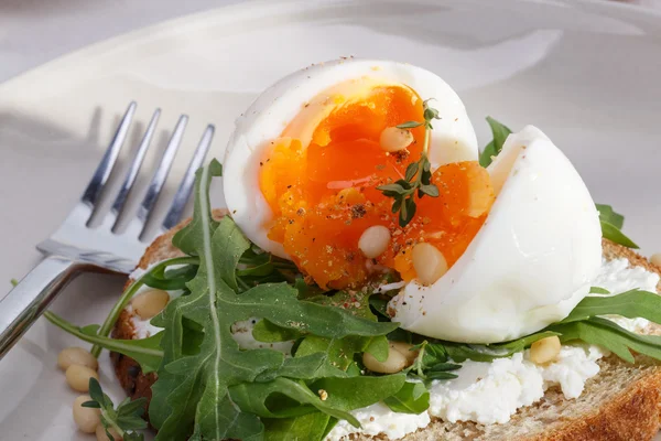 Smörgås med ägg — Stockfoto