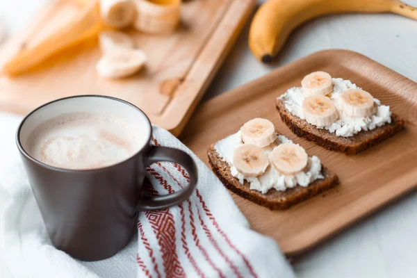 Smörgås med banan — Stockfoto