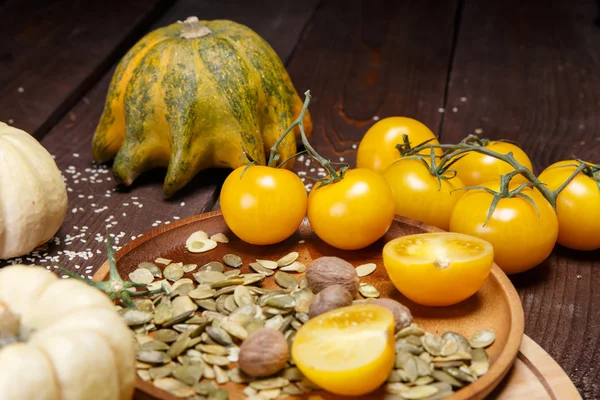 Vegetables and spices — Stock Photo, Image