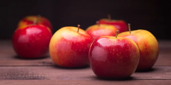 Rote reife Äpfel — Stockfoto