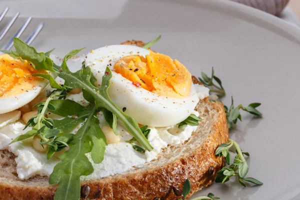 Yumurtalı sandviç — Stok fotoğraf