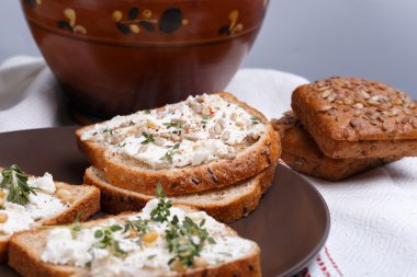 yumuşak peynir sandviç