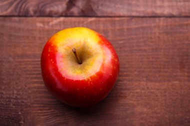 Olgun kırmızı elmalar