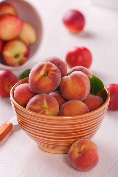 Fresh peaches — Stock Photo, Image