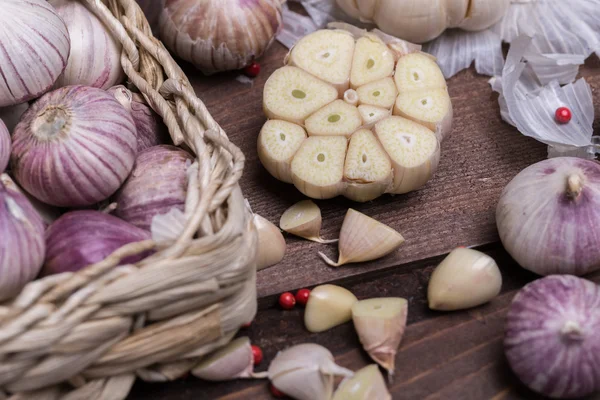 Frische Gewürze auf dem Schreibtisch — Stockfoto