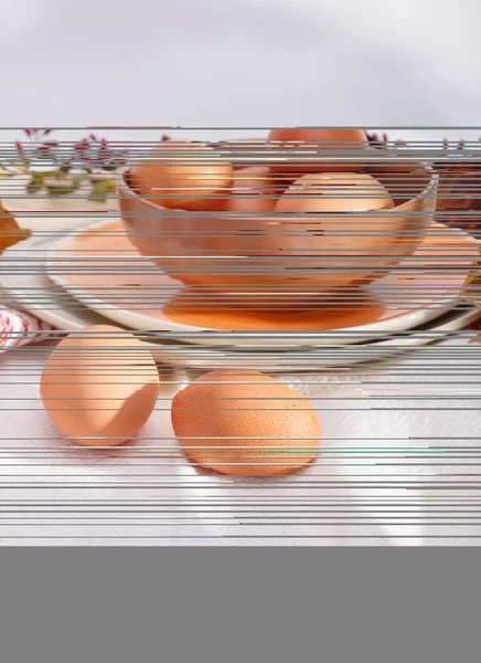 У миску яєць — стокове фото