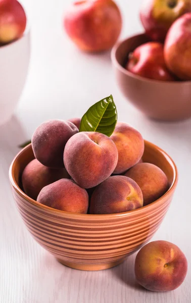 Fresh peaches — Stock Photo, Image