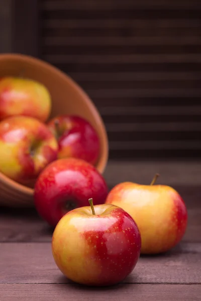 Rote reife Äpfel — Stockfoto