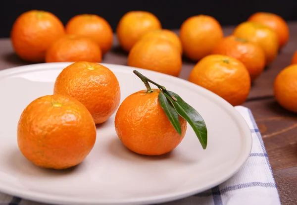 Três tangerinas — Fotografia de Stock